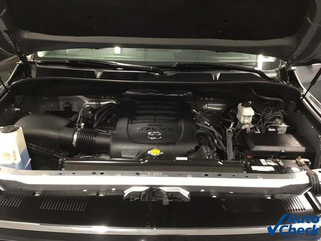 Used 2017 Silver Toyota SR5 image 46