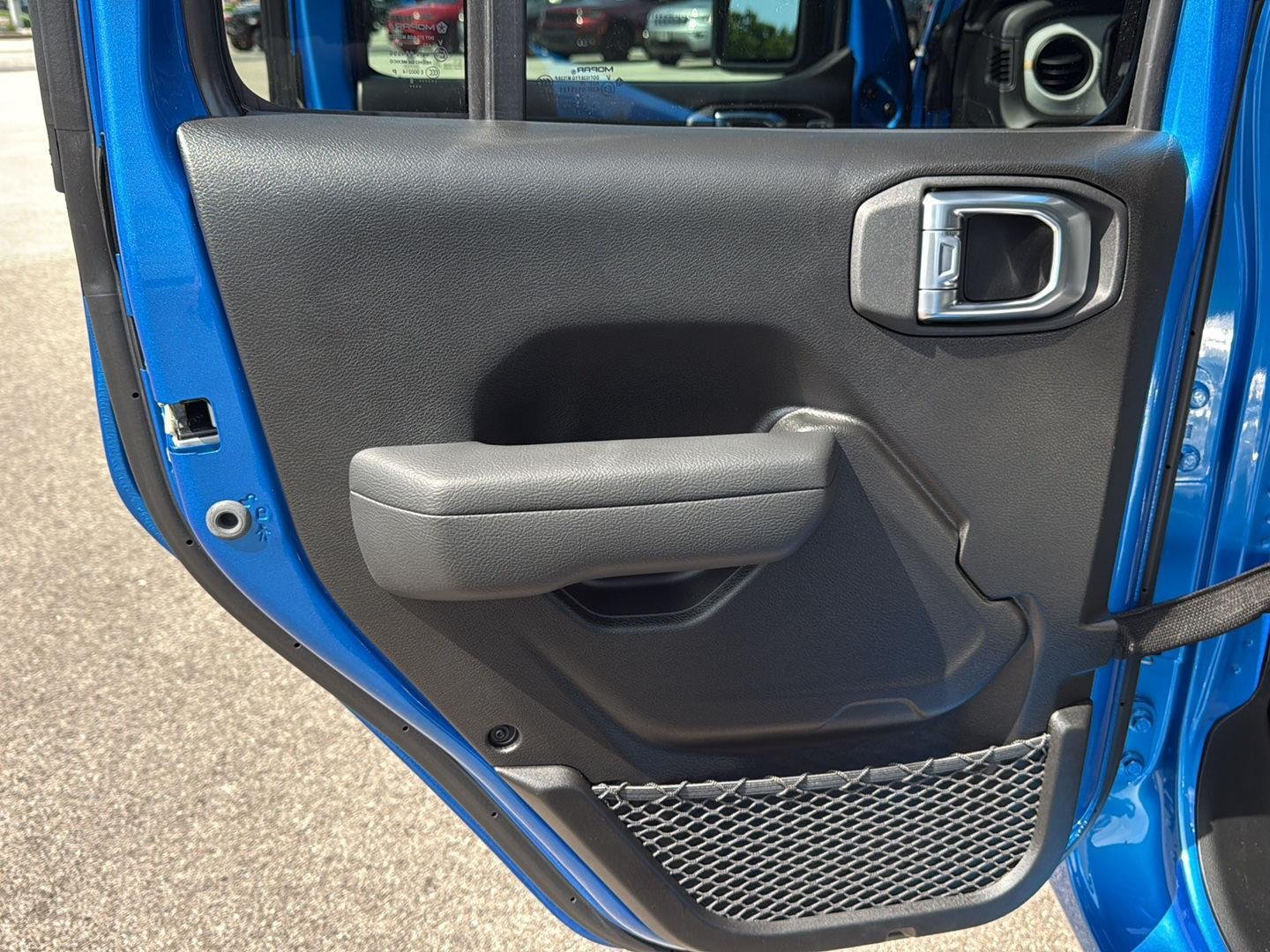New 2026 Hydro Blue Pearl-Coat Exterior Paint Jeep Sport S image 18