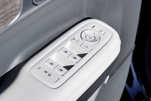 Used 2025 Black Hyundai Calligraphy image 27