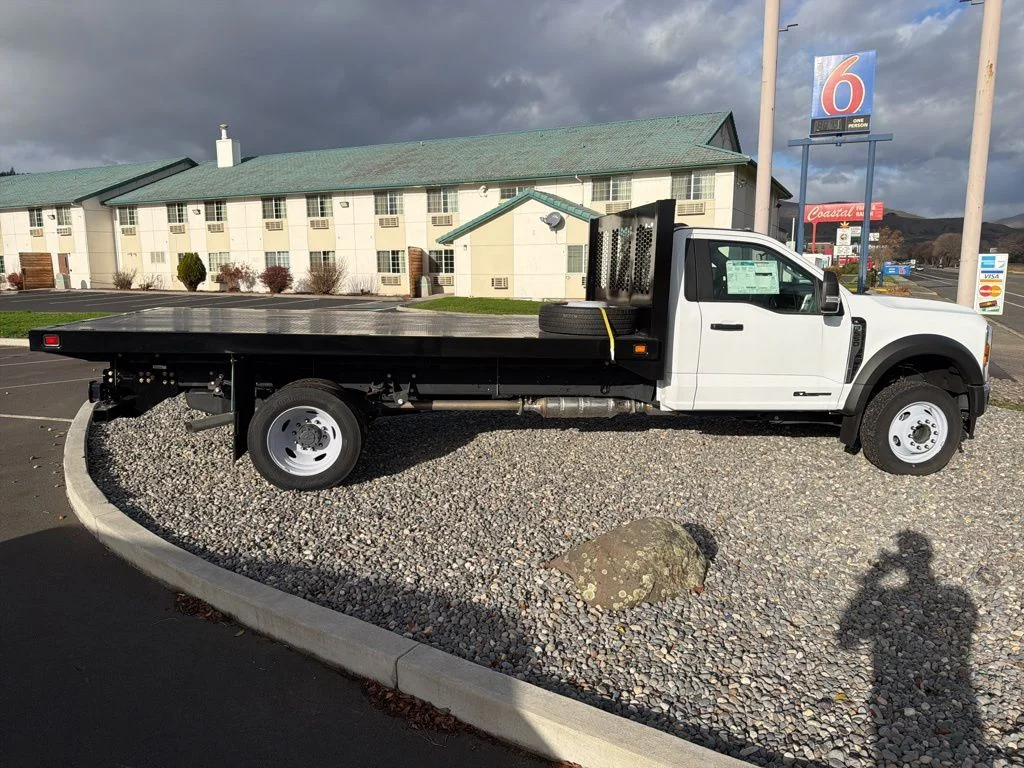 New 2024 Oxford White Ford F-550® XL image 8