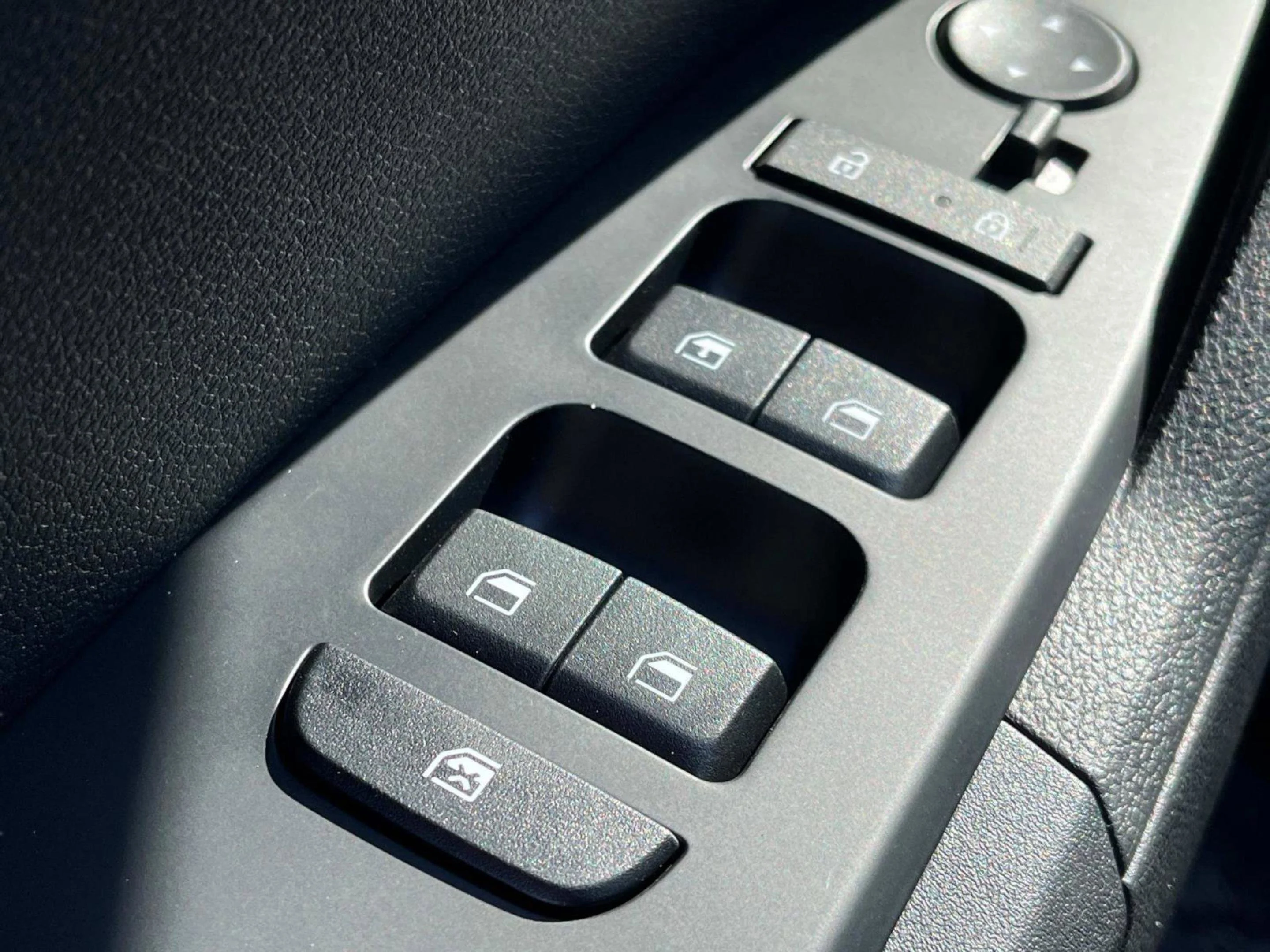 2025 Kia Sportage LX Hybrid - Photo 22