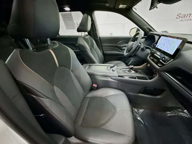 Used 2024 Beige Toyota MAX Platinum image 30