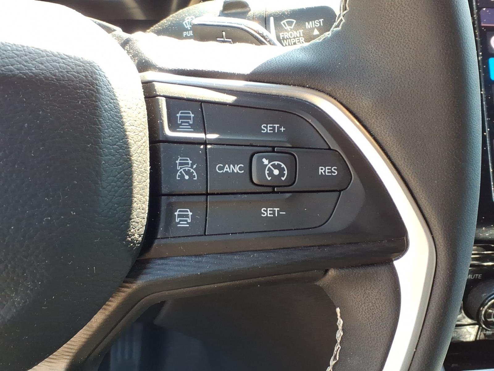 Used 2024 Silver Jeep Altitude X image 11