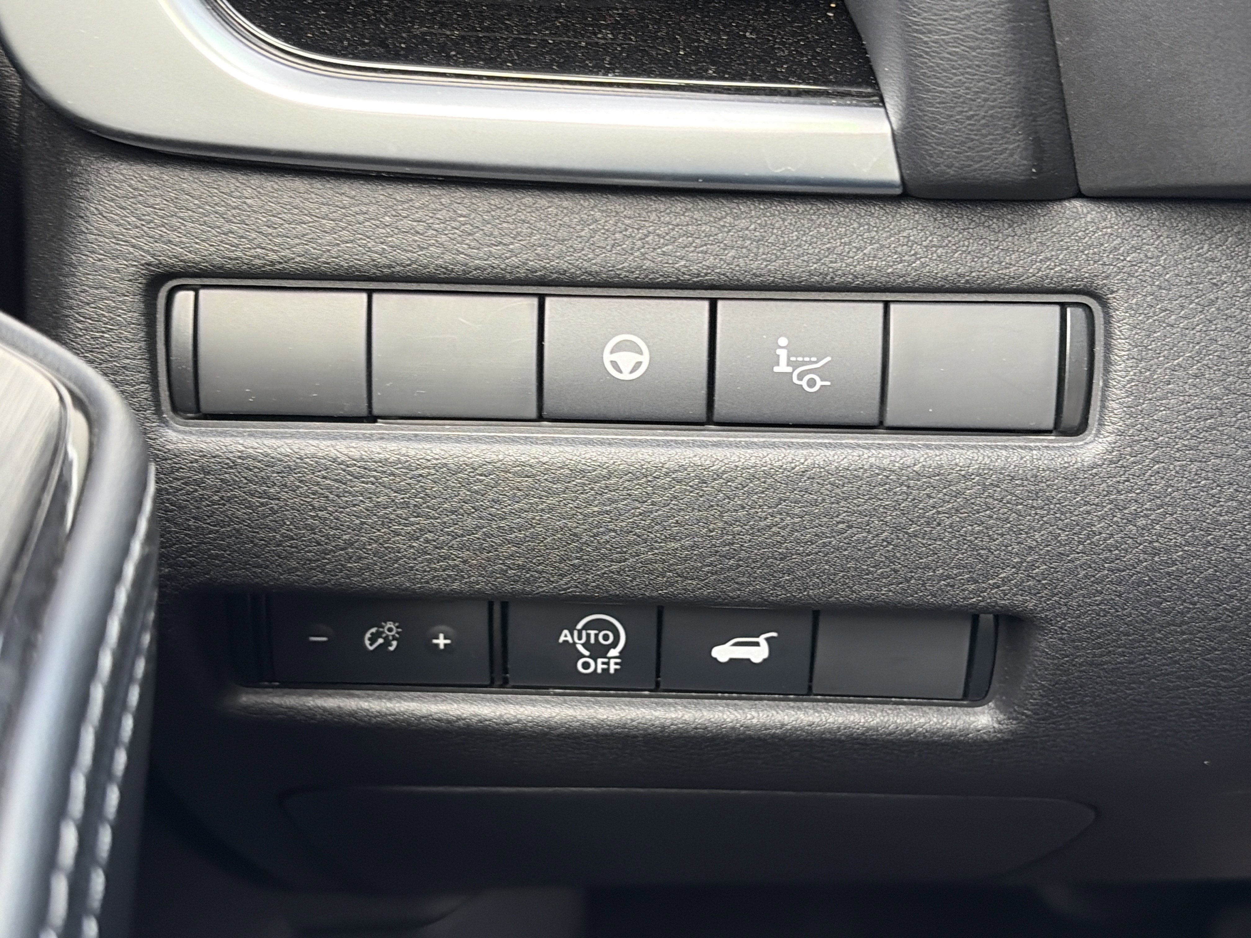 2025 Nissan Rogue SL - Photo 17