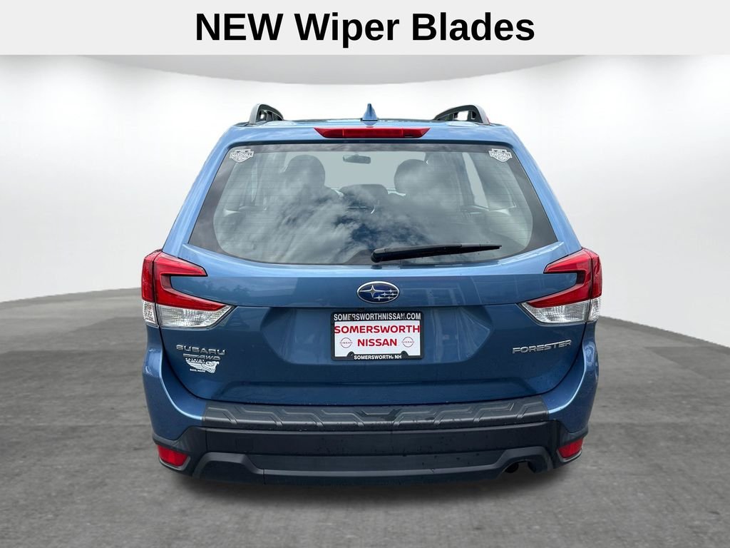 Used 2022 Blue Subaru Base image 7