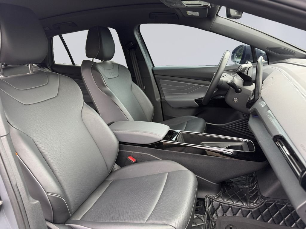 Used 2023 Gray Volkswagen Pro S image 17