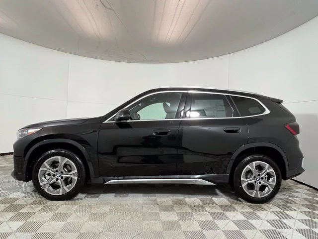 New 2026 Black Sapphire Metallic BMW xDrive28i image 4