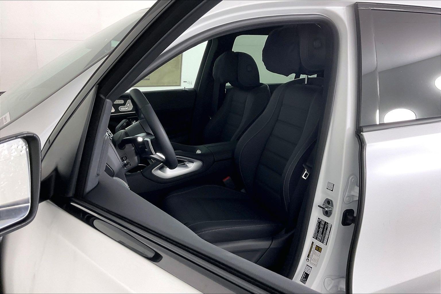 New 2026 MANUFAKTUR Moonlight White Magno Mercedes-Benz GLS 450 image 23