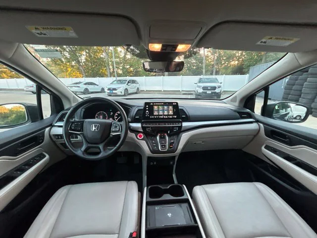Used 2025 Silver Honda EX-L image 50