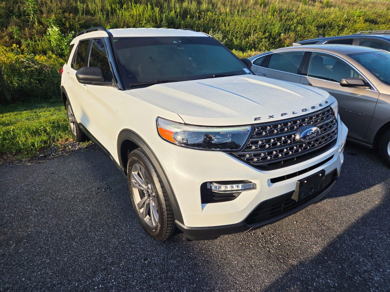 Used 2021 White Ford XLT image 3