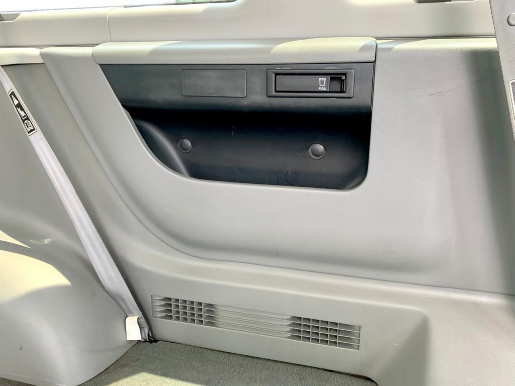 Used 2003 White Ford  image 26