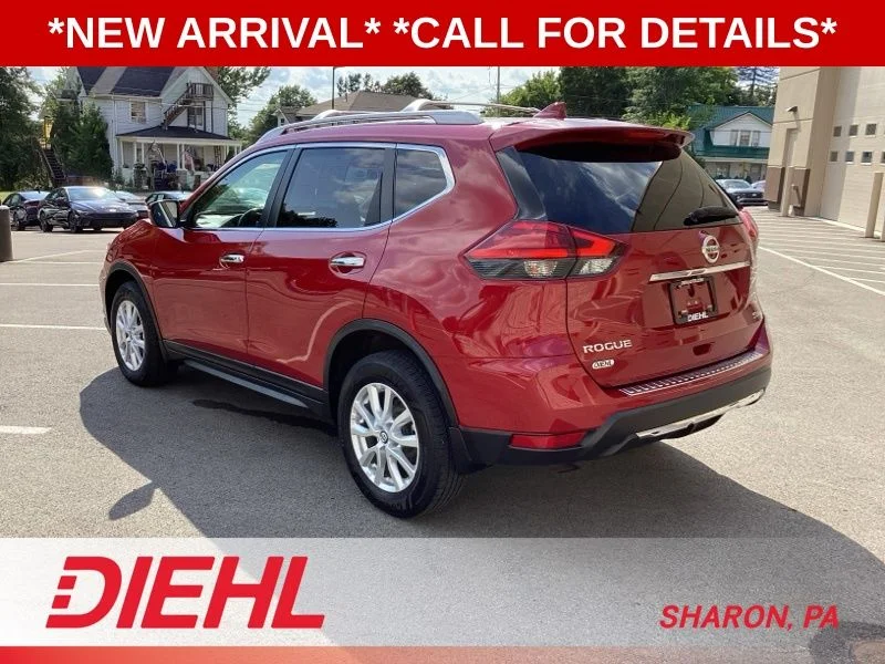 Certified Used 2017 Palatial Ruby Nissan SV image 5