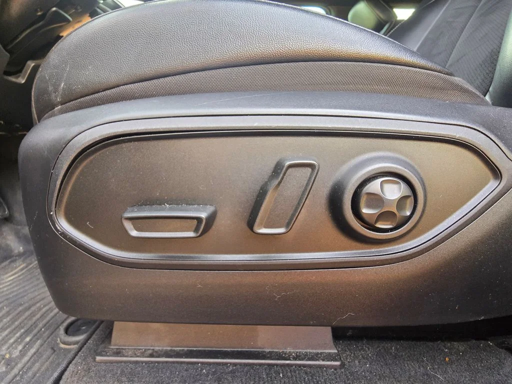 Used 2024 Gray Jeep Altitude image 23