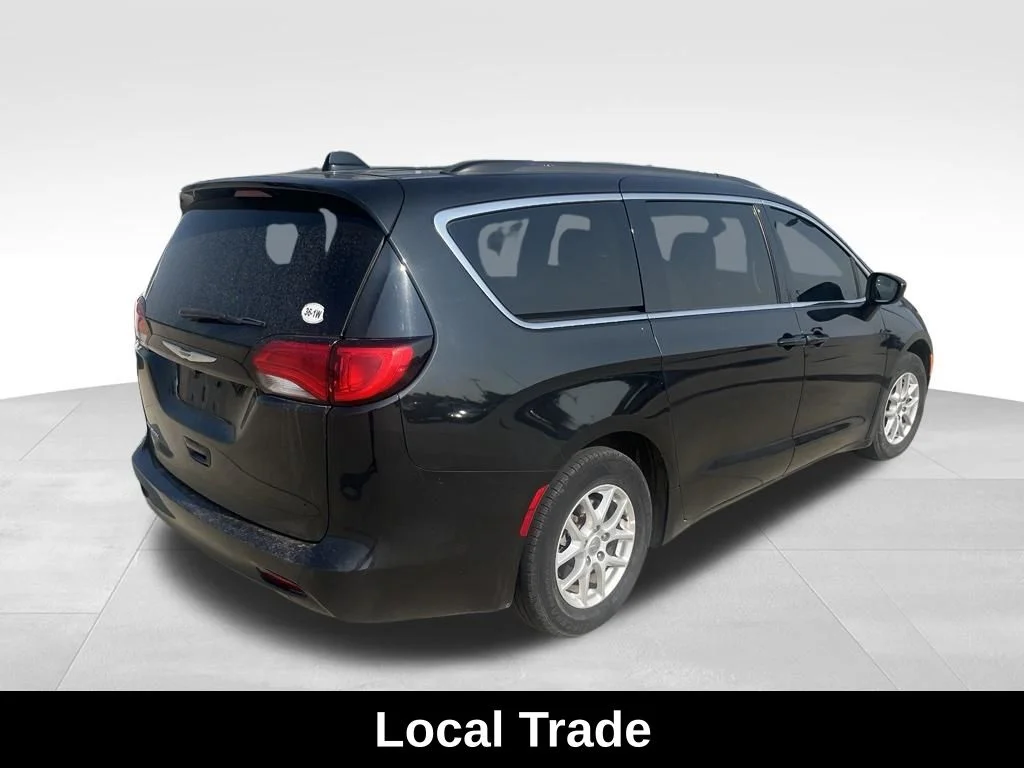 Used 2020 Black Chrysler LXI image 3