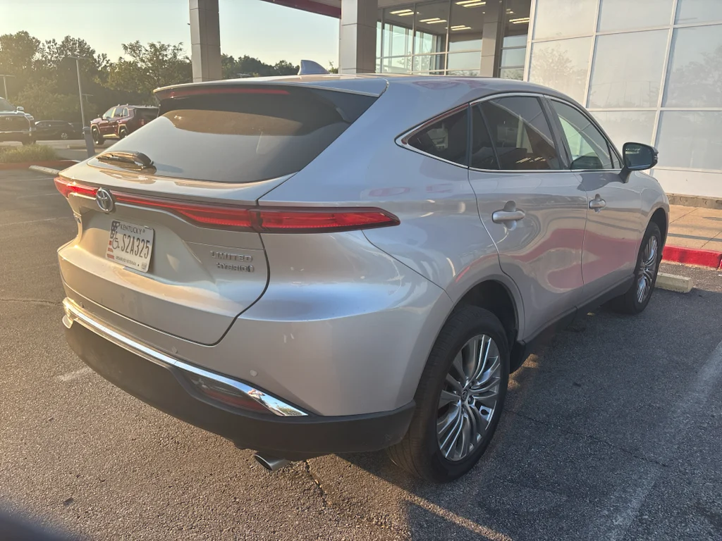 Used 2022 Titanium Glow Toyota Limited image 4