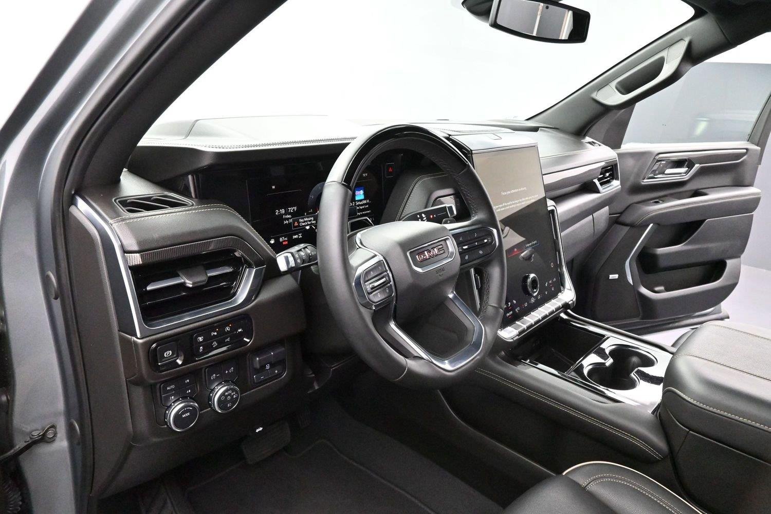 Used 2025 Sterling Metallic GMC Elevation image 13