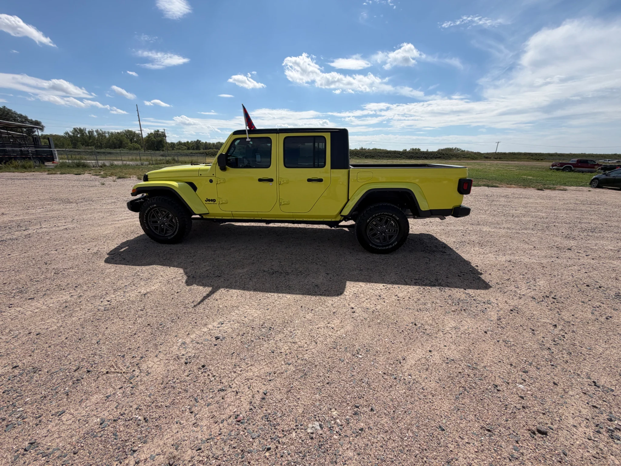 Used 2024 High Velocity Clearcoat Jeep Sport S image 10