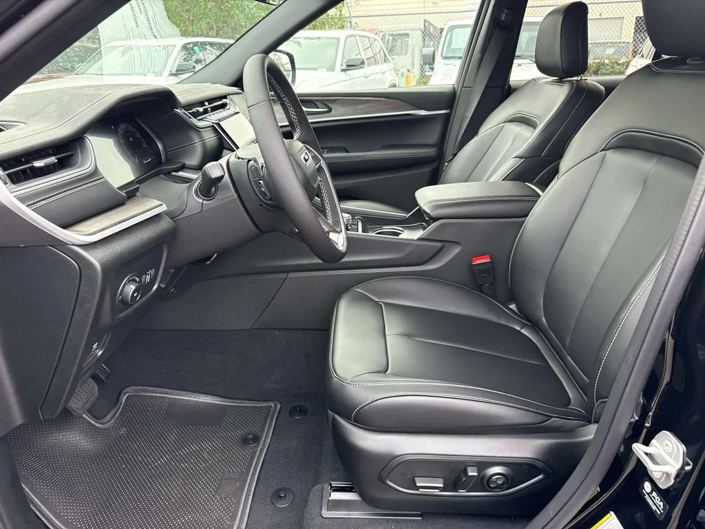 New 2025 Black Jeep Limited image 21