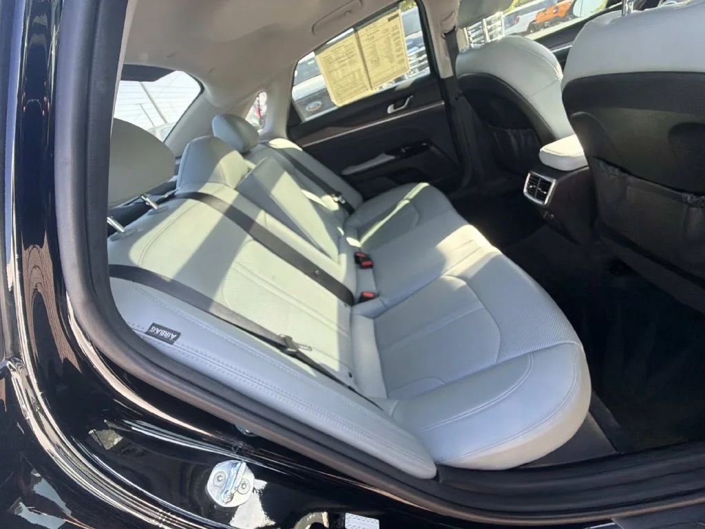 Used 2022 Black Kia EX image 30