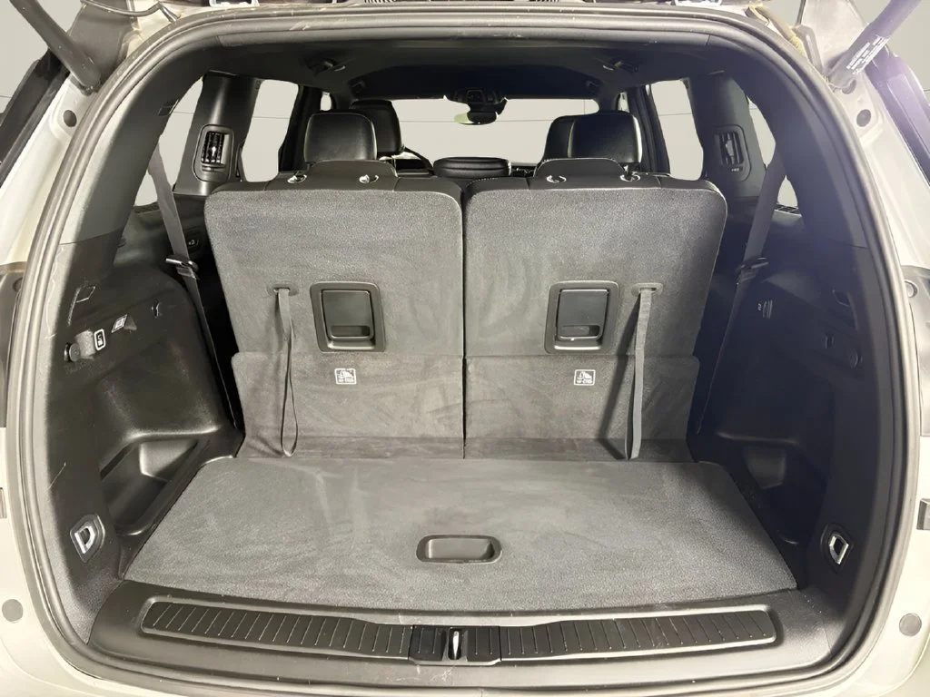 Used 2024 Silver Jeep Limited image 17