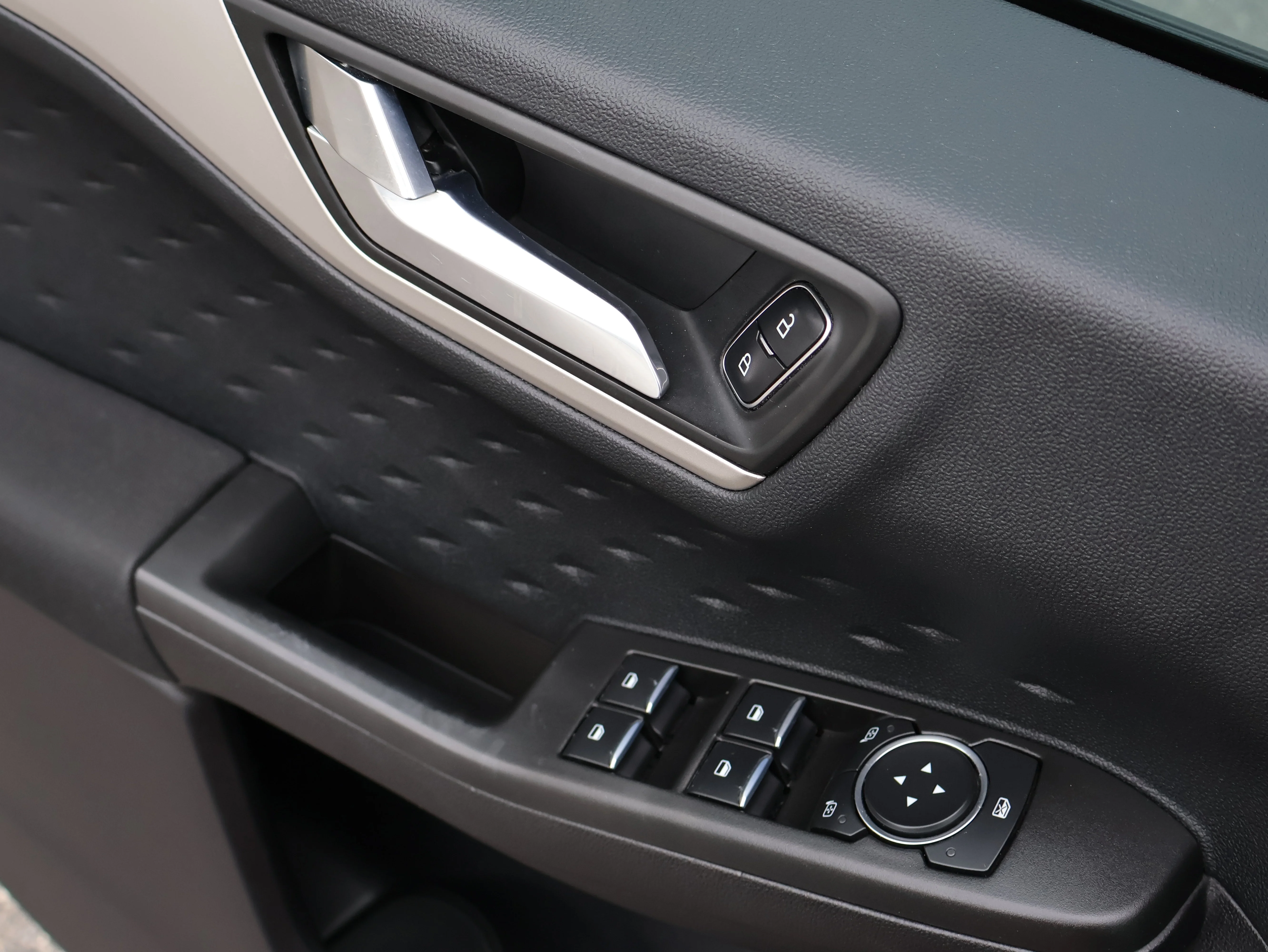 Used 2020 Ingot Silver Metallic Ford SE image 40