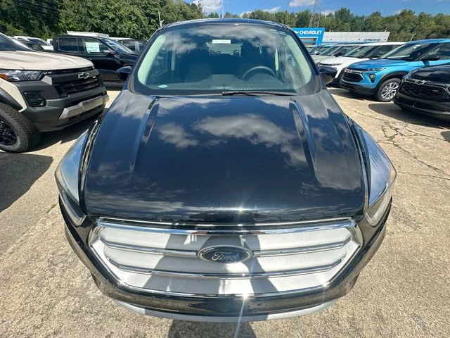 Used 2019 Black Ford SE image 33