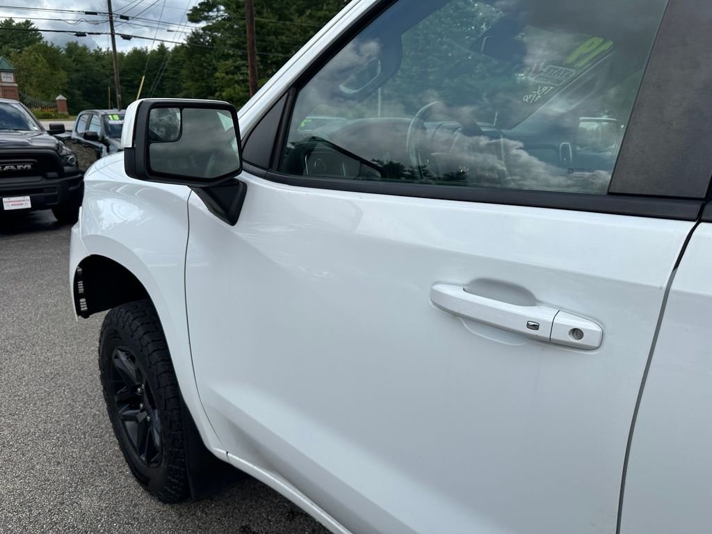 Used 2019 White Chevrolet LT image 11