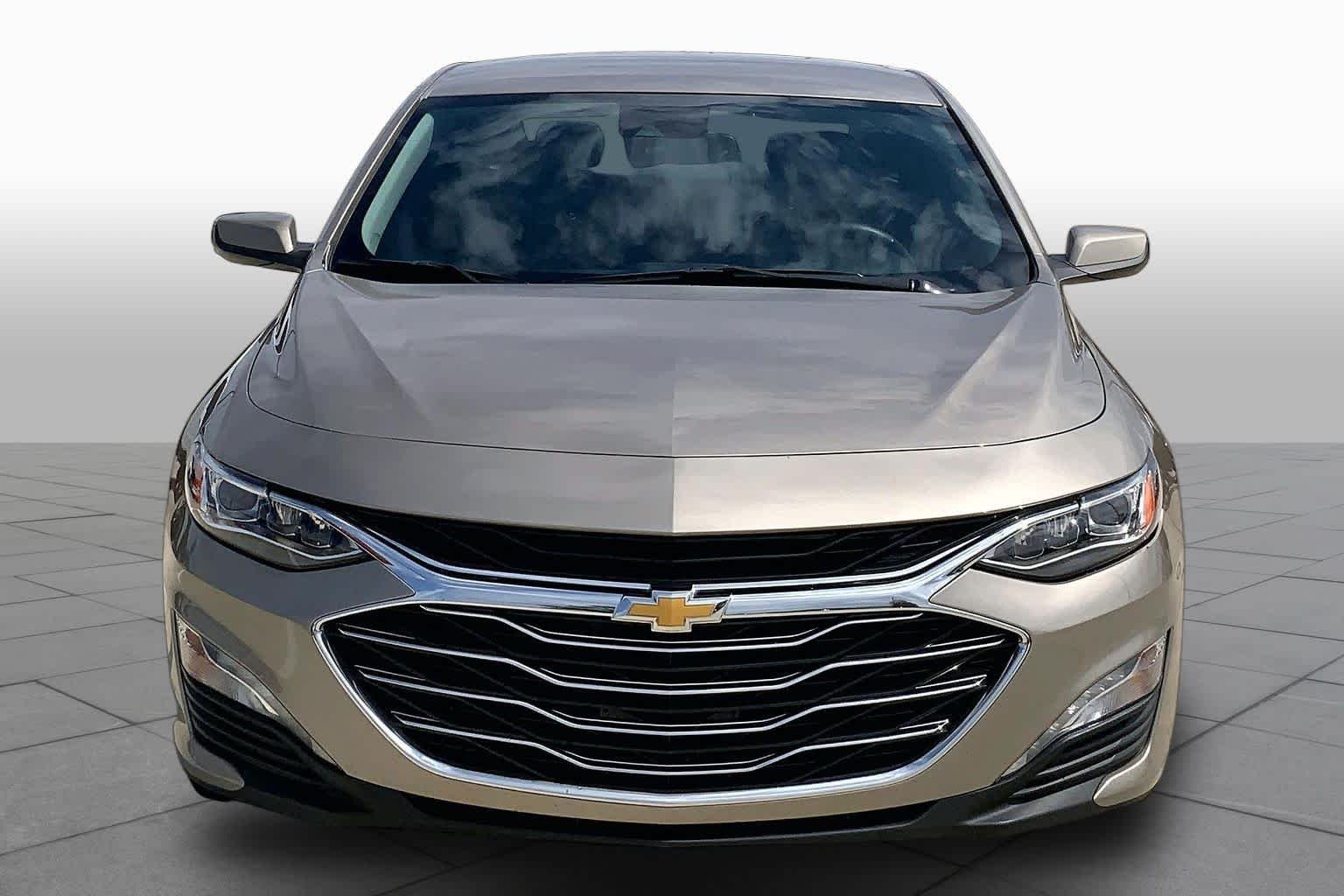 Used 2024 Mineral Gray Metallic Chevrolet LT image 4