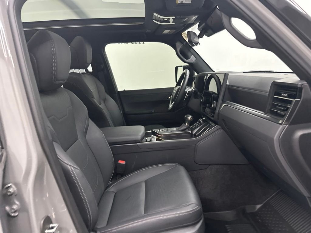 Used 2024  Lexus 550 Luxury+ image 28