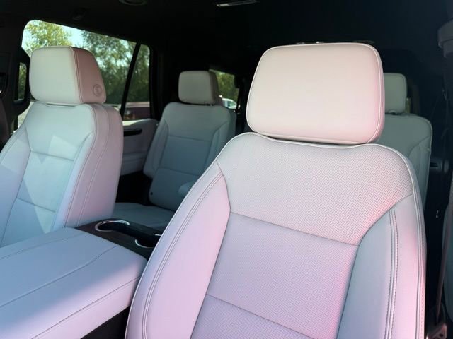 2025 Chevrolet Tahoe Premier - Photo 17