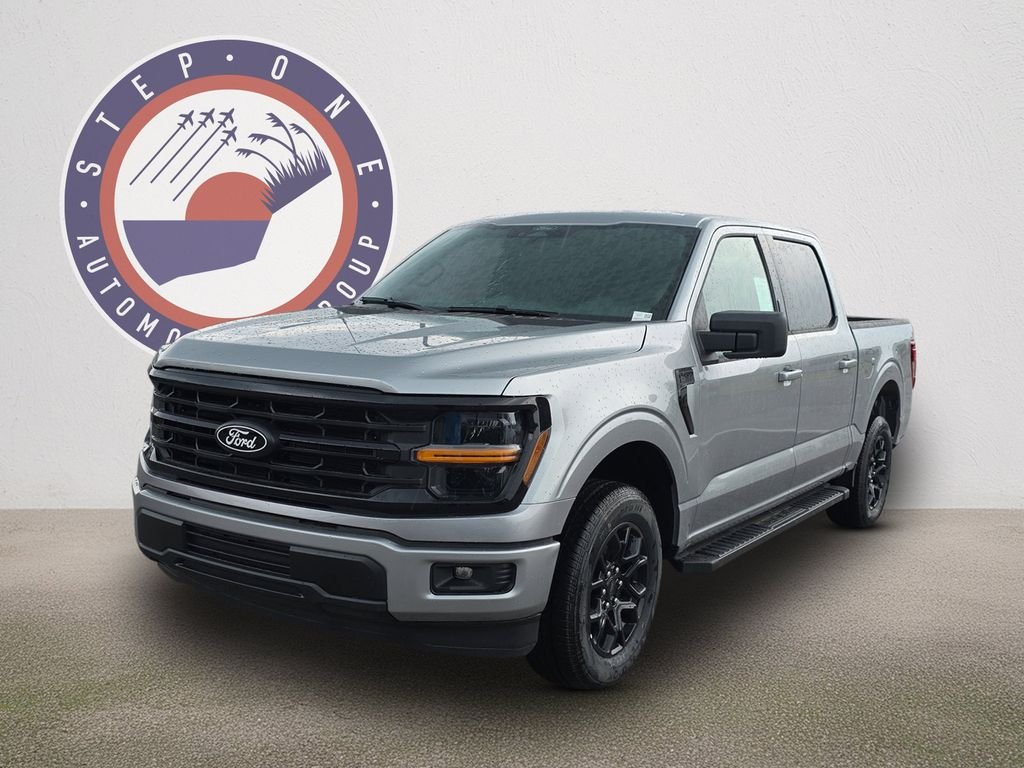 New 2026 Iconic Silver Metallic Ford XLT image 2