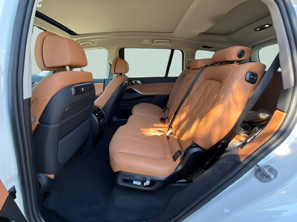 New 2027 Mineral White Metallic BMW xDrive40i image 21