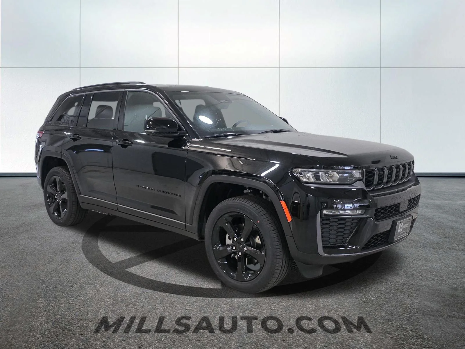 New 2026 Diamond Black Crystal Pearl-Coat Exterior Paint Jeep Limited image 9