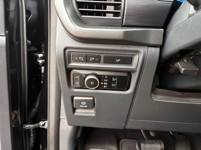 Used 2024 Black Metallic Ford XLT image 17