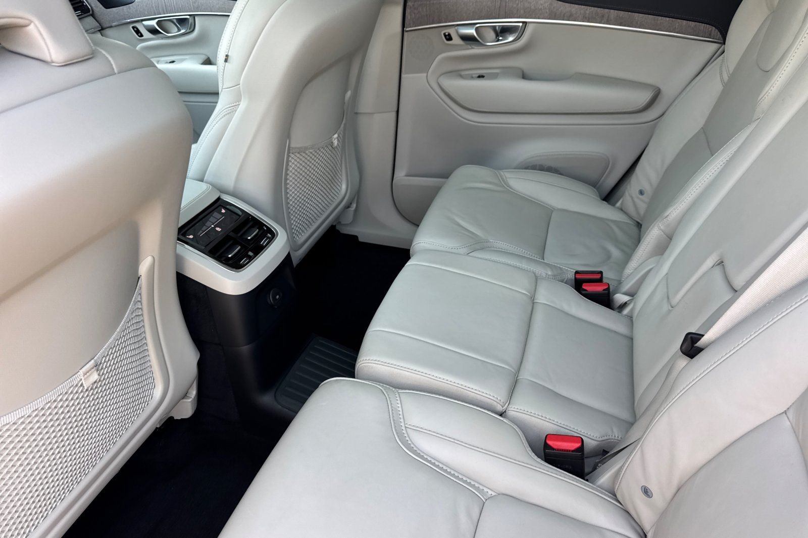 Used 2023 Blue Volvo Ultimate image 12