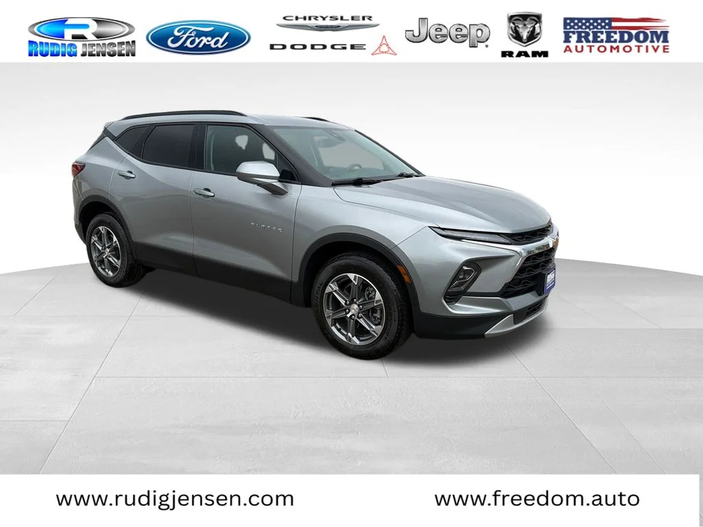 Used 2023 Gray Chevrolet LT image 7