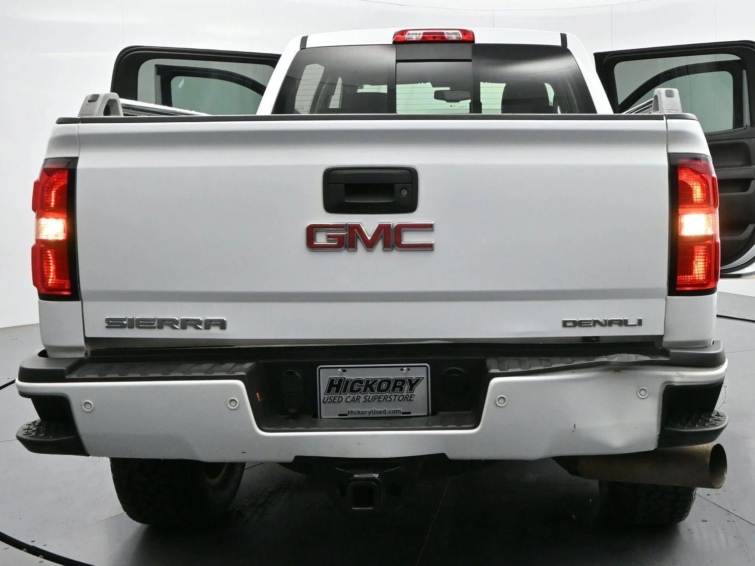 Used 2019 Summit White GMC Denali image 41