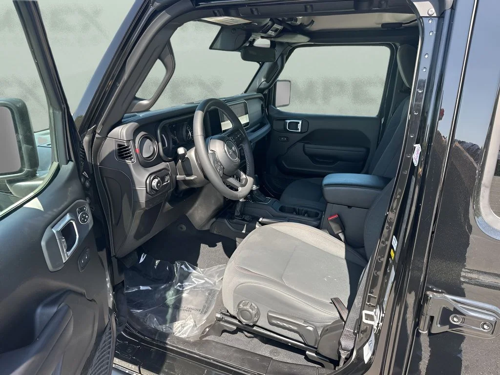 Used 2025 Black Jeep Rubicon image 9