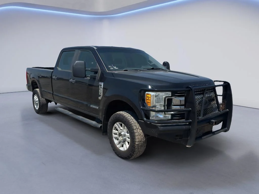 Used 2017 Shadow Black Ford XL image 7