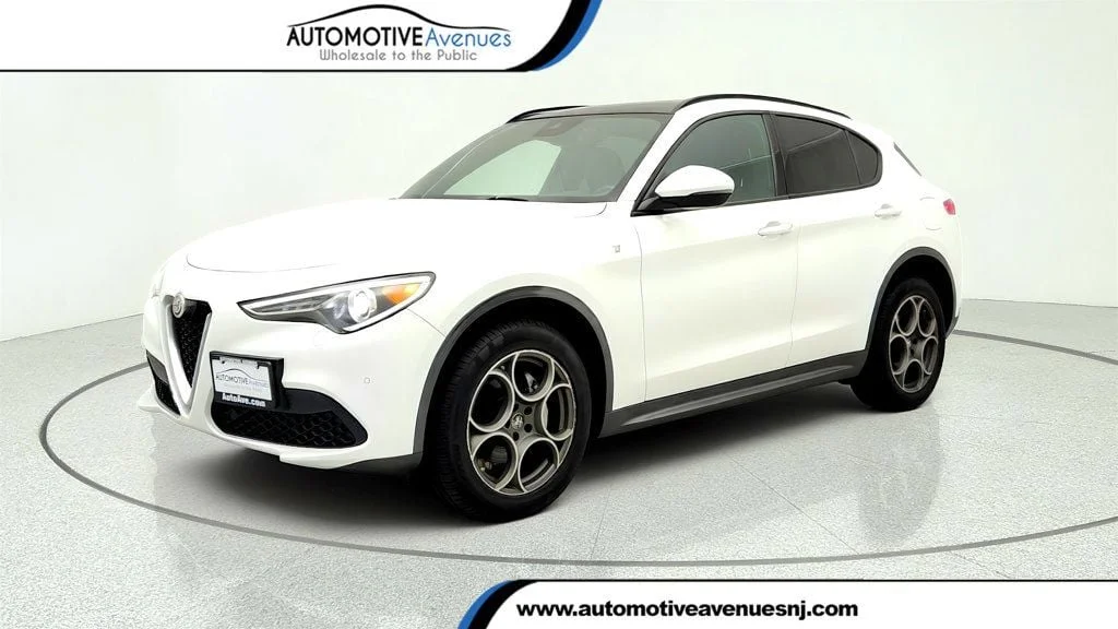 2022 Alfa Romeo Stelvio Ti AWD's photo