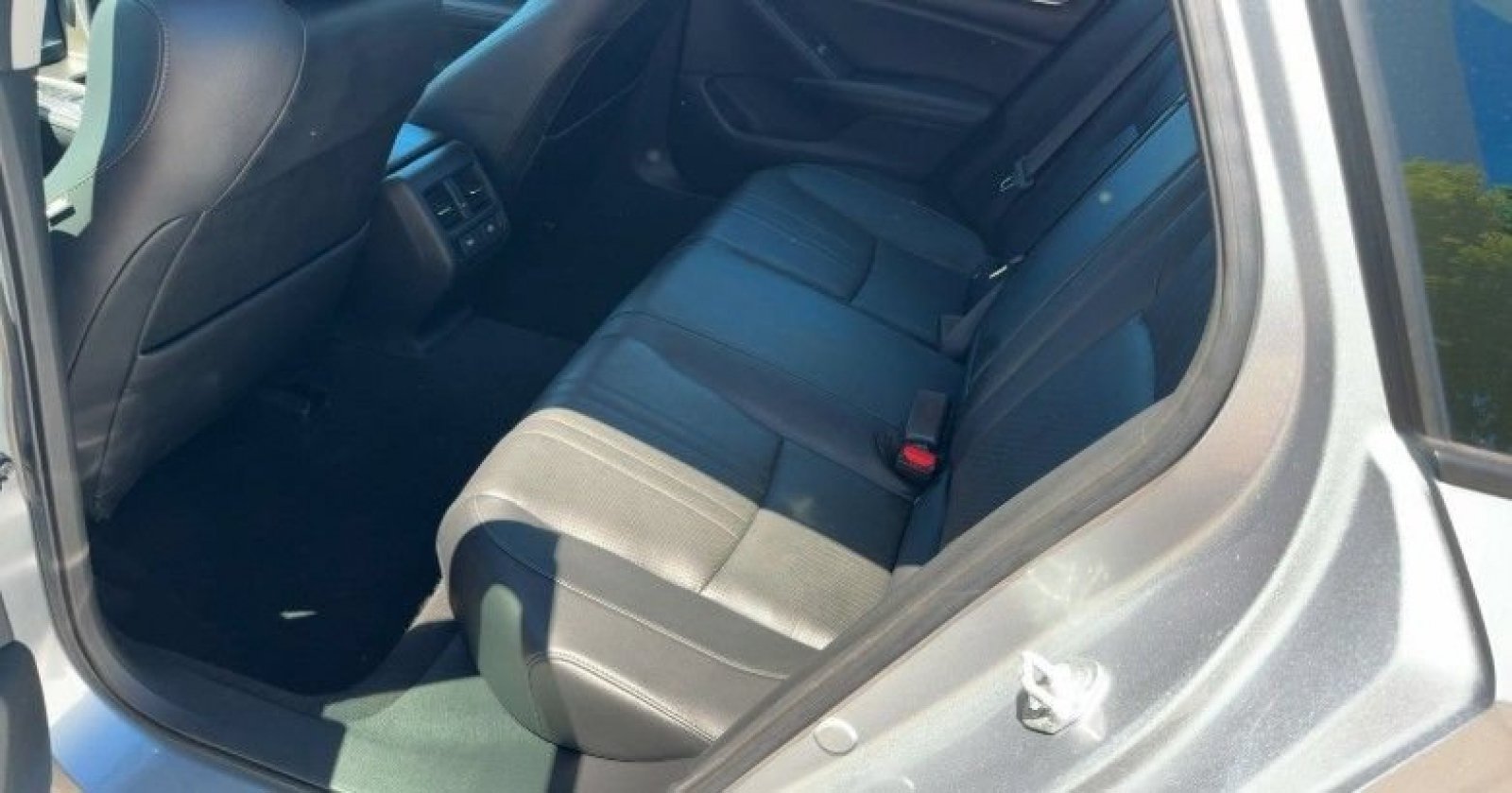 Used 2022 Lunar Silver Metallic Honda Touring image 13