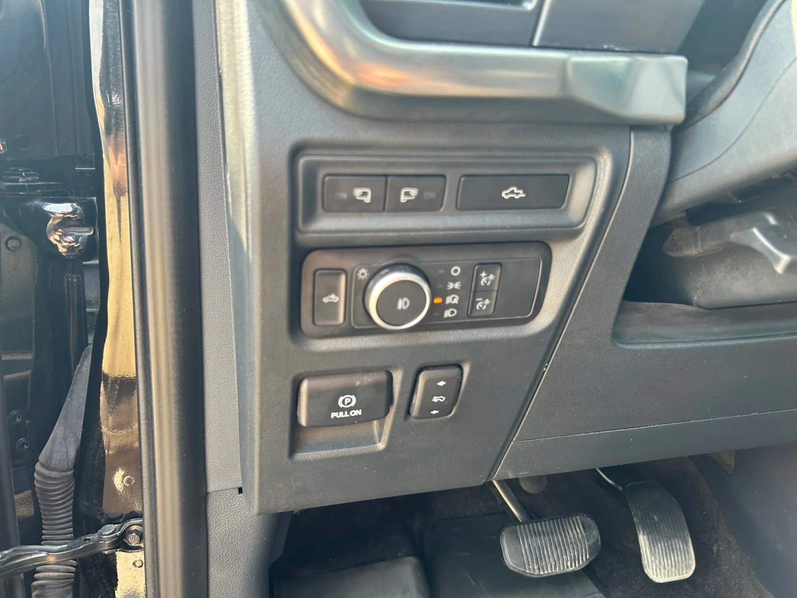 Used 2022 BLACK METAL Ford LARIAT SuperCrew image 16