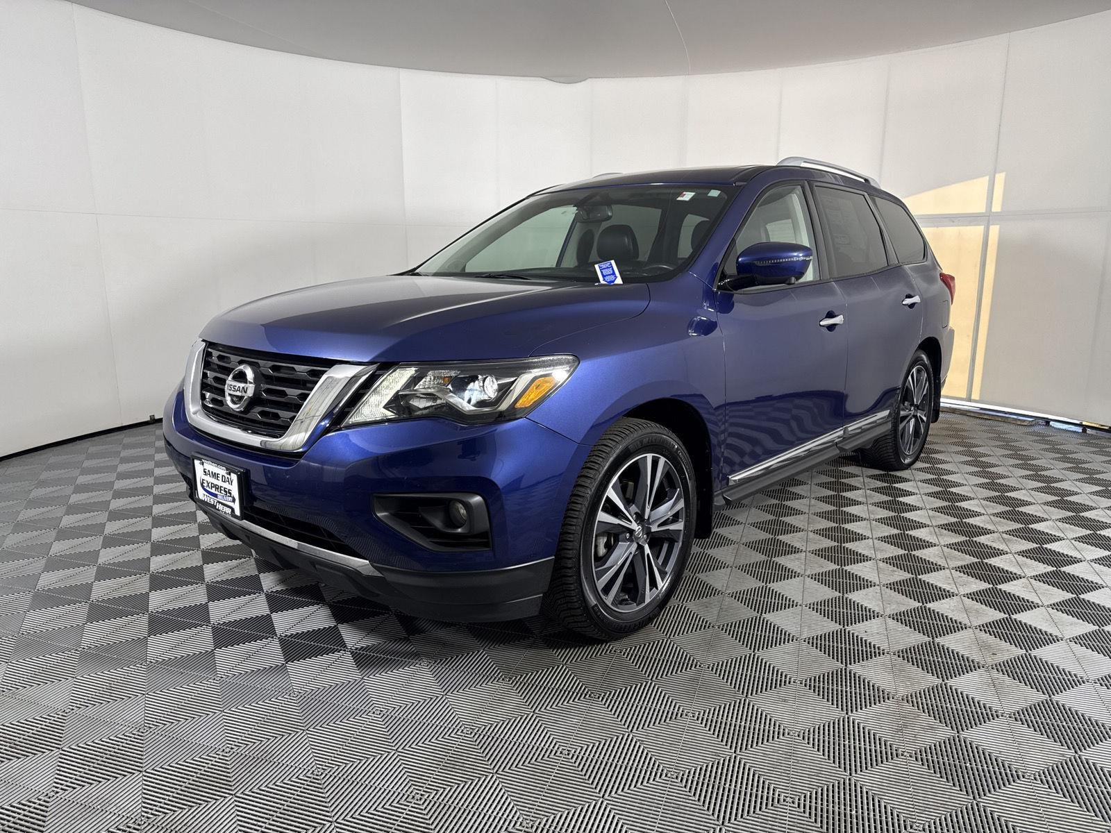 Used 2019 Caspian Blue Metallic Nissan Platinum image 3