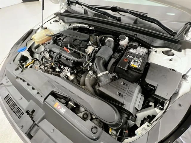 Used 2023 White Kia GT-Line image 37