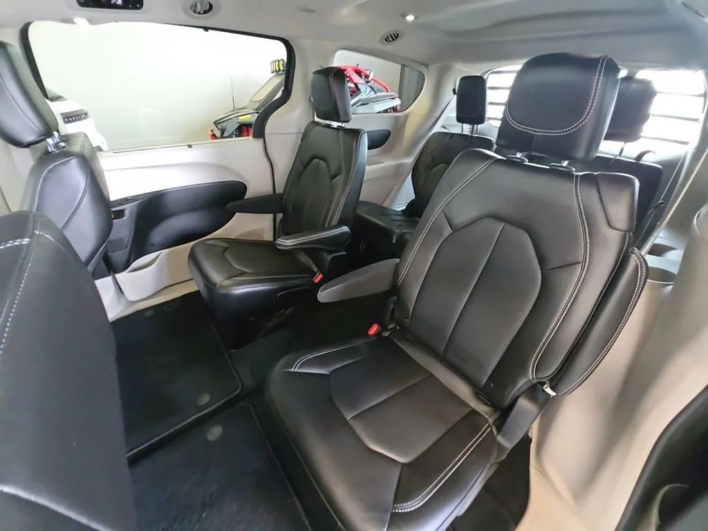 Used 2023 White Chrysler Touring L image 22