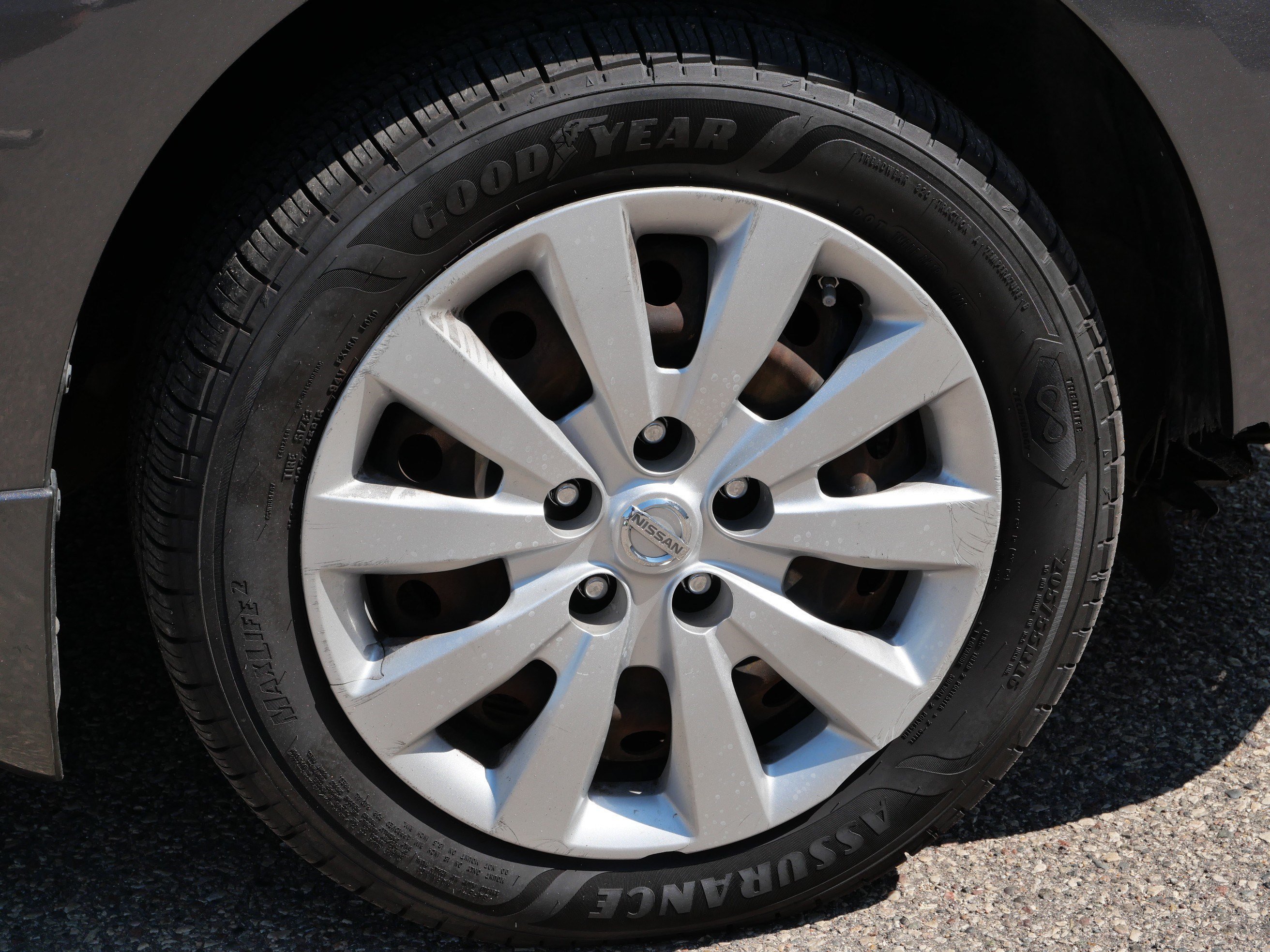 Used 2015 Amethyst Gray Nissan SV image 15