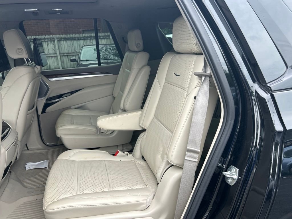 Used 2025 Black Cadillac Sport Platinum image 18