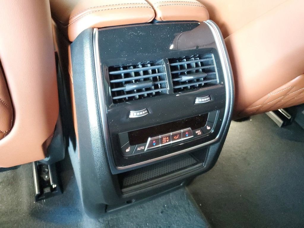 2025 BMW X7 ALPINA XB7 - Photo 13