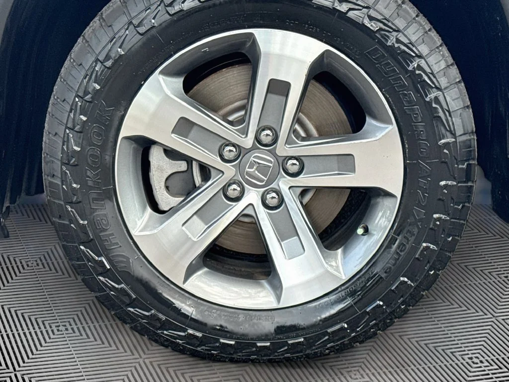 Used 2024  Honda EX-L image 32