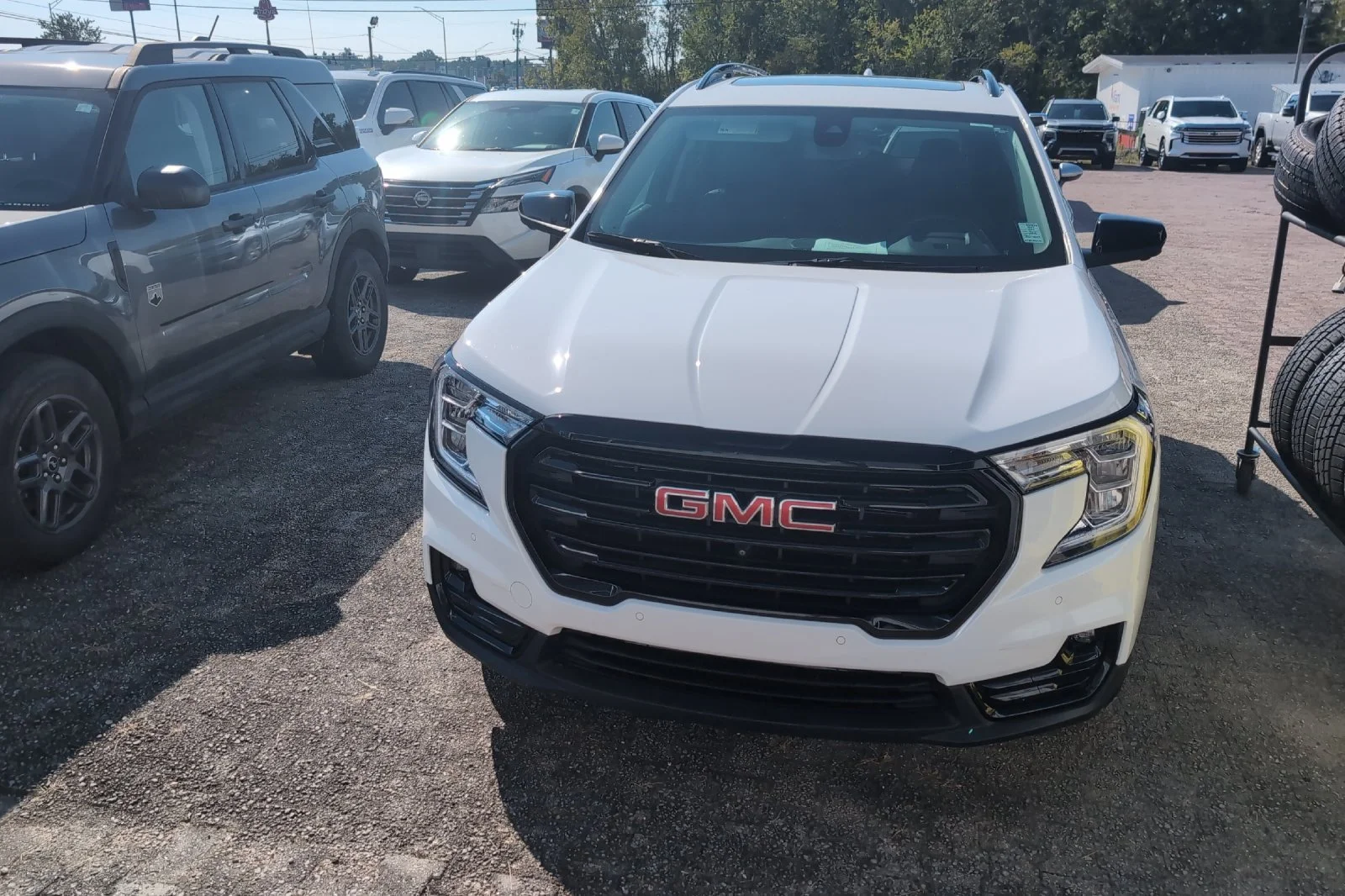 Used 2024 Summit White GMC SLT image 13